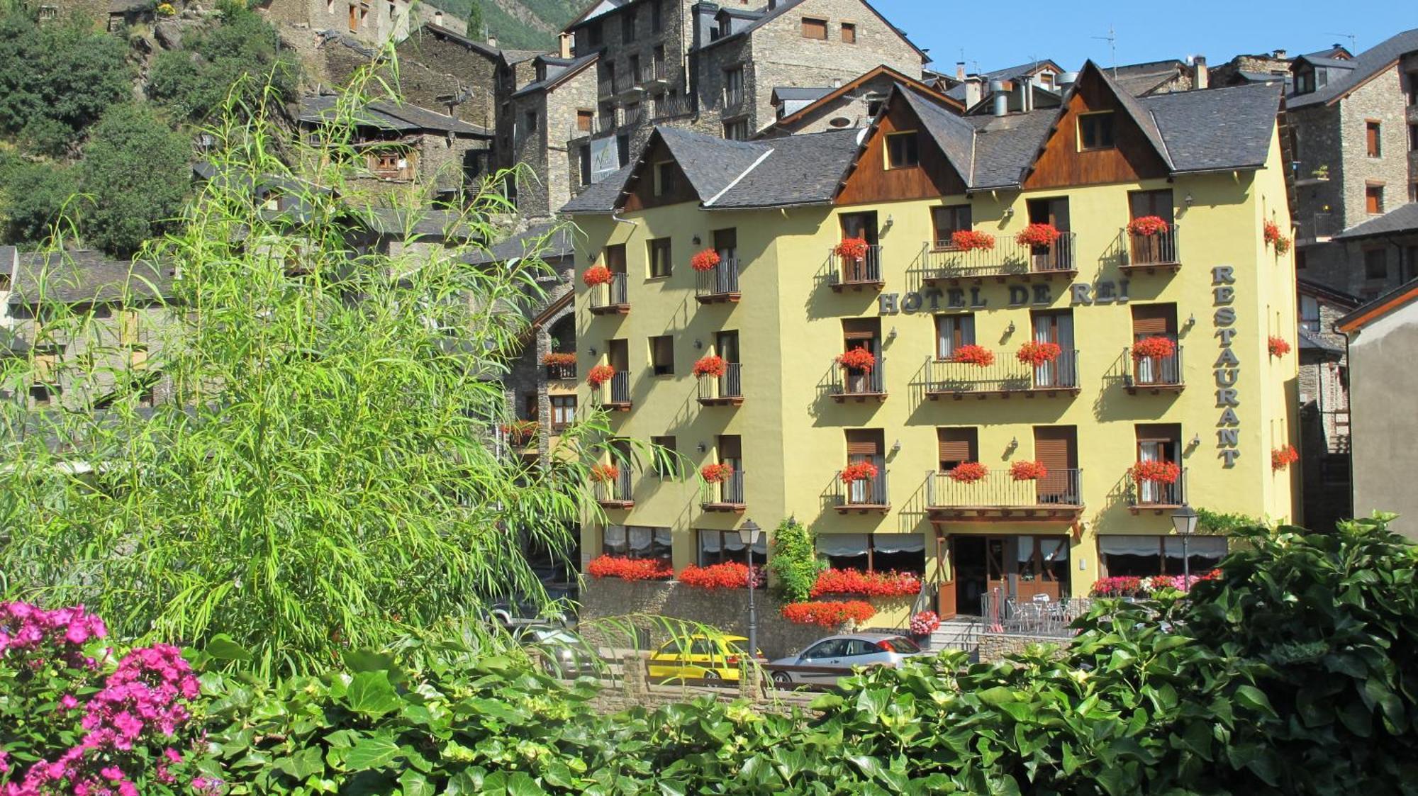 Hotel De Rei Льяворси Экстерьер фото